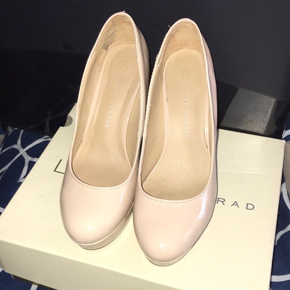 Lauren Conrad pumps